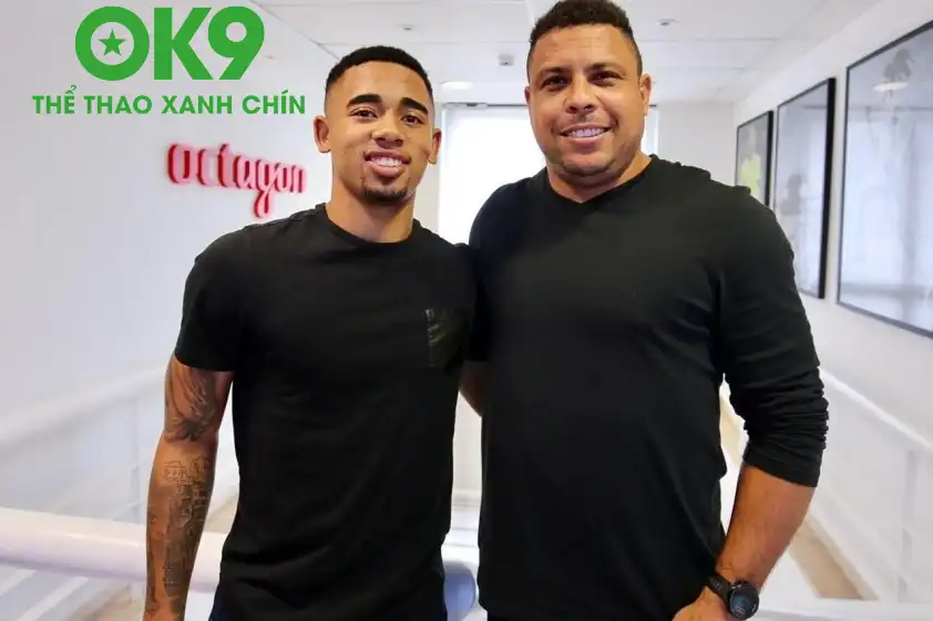 Huyền thoại người Brazil cũng đã dành những lời có cánh cho Jesus.