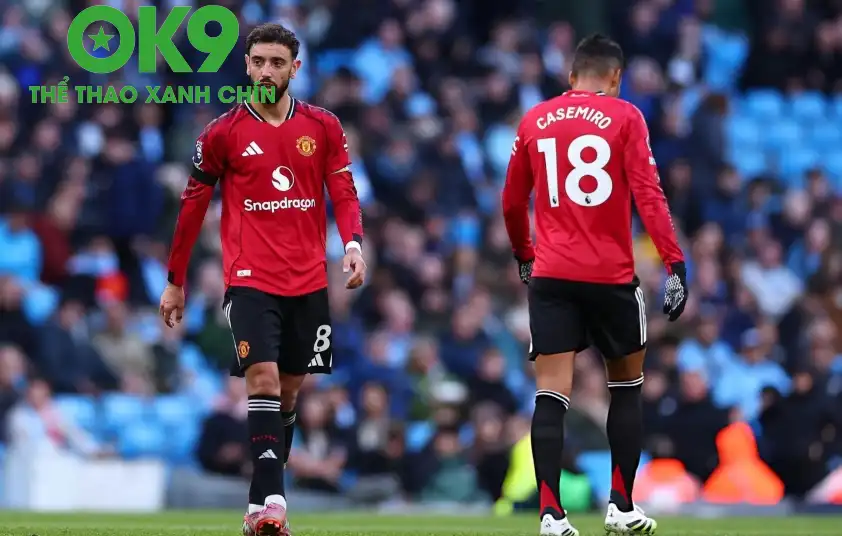 Hàng tiền vệ Man Utd vẫn để lại nhiều nỗi lo