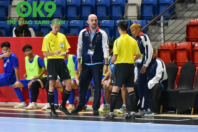 HLV Eloy Alonso quyết tâm cùng U16 futsal Thái Lan giành chiến thắng ở trận tranh Hạng Ba